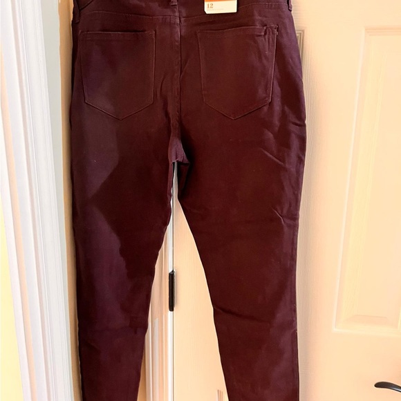 Never worn Old Navy trousers - Picture 2 of 3